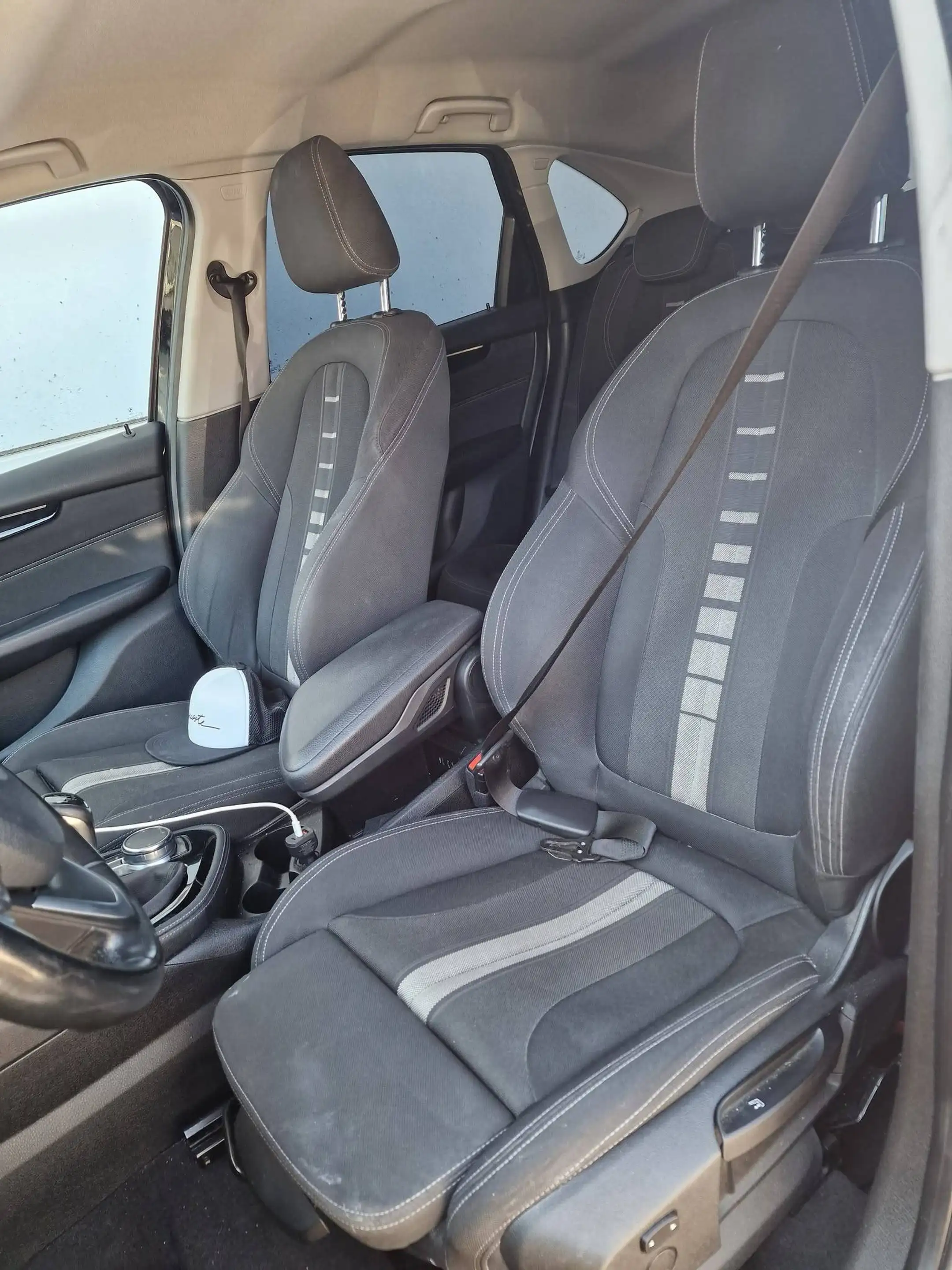BMW 220 d Serie 2 Sport line Active tourer — photo 13