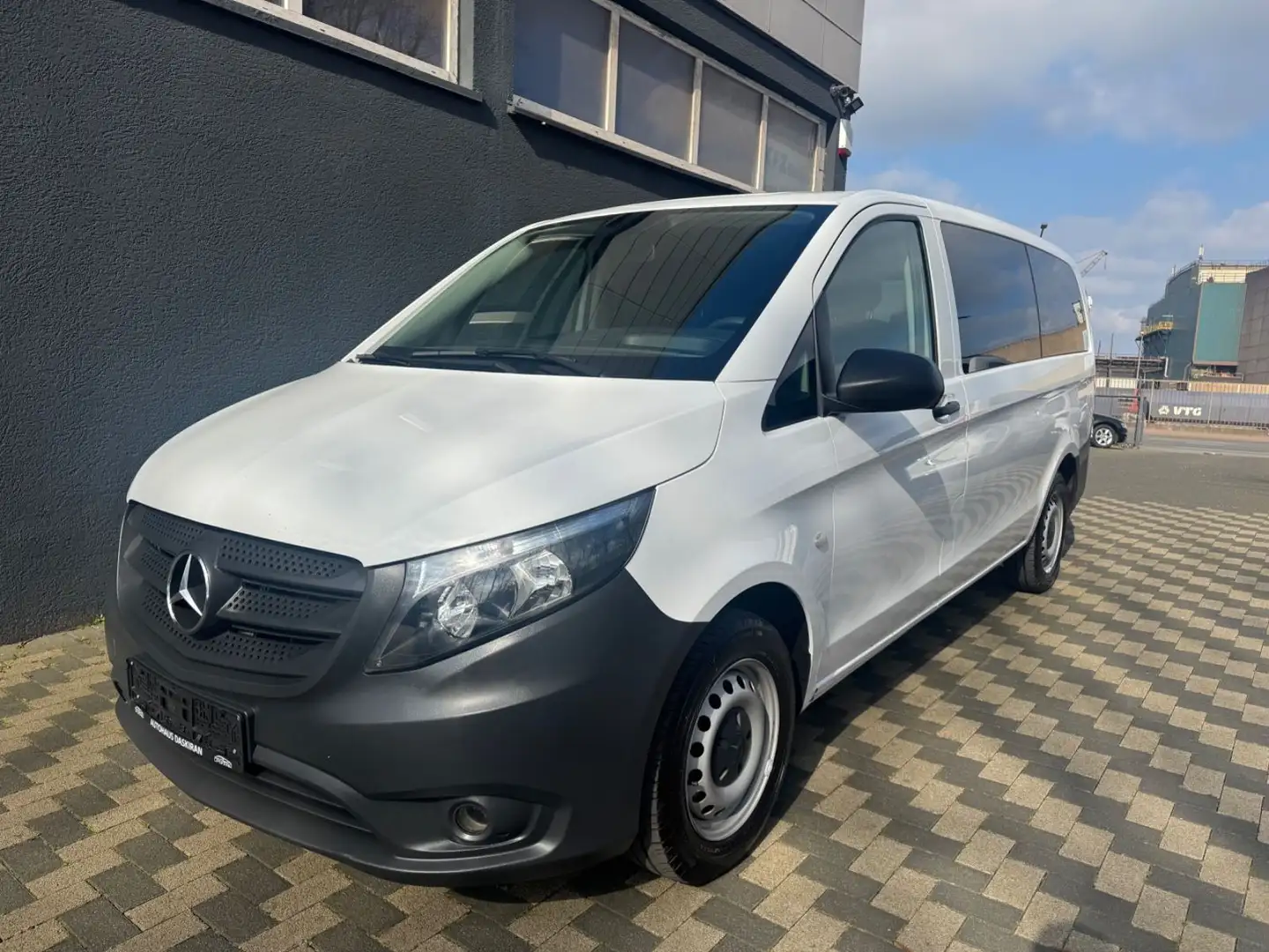 Mercedes-Benz Vito Mixto 116 CDI RWD lang Navi AHK Sitzh 5Sitz Blanco - 1