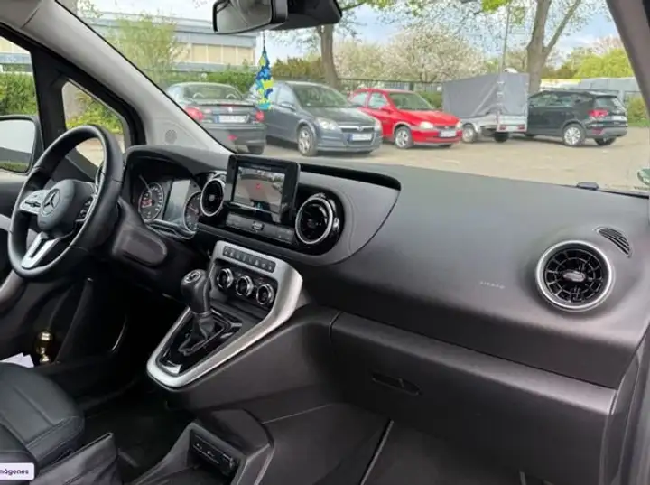 Mercedes-Benz Clase C 2023, foto 22