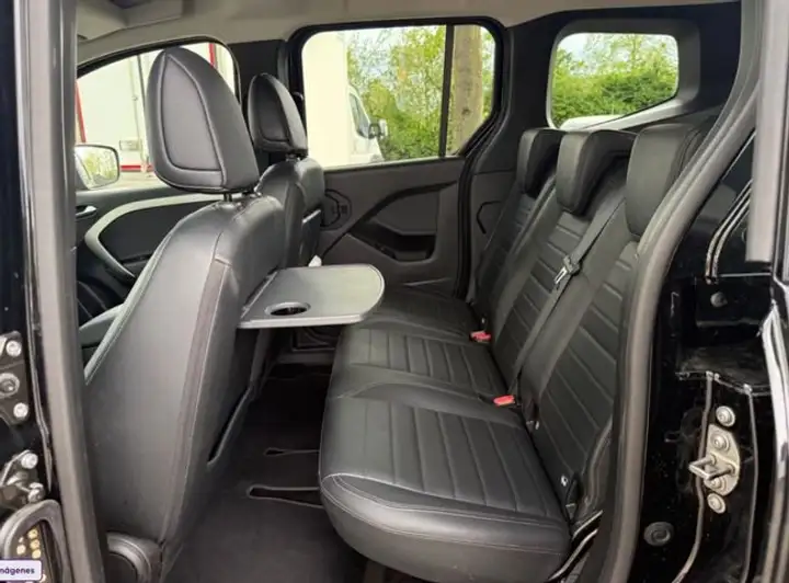Mercedes-Benz Clase C 2023, foto 15