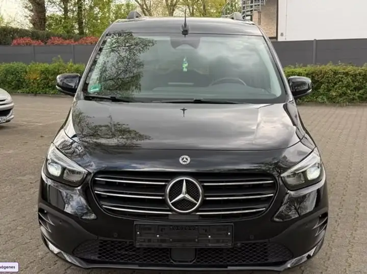 Mercedes-Benz Clase C 2023, foto 2