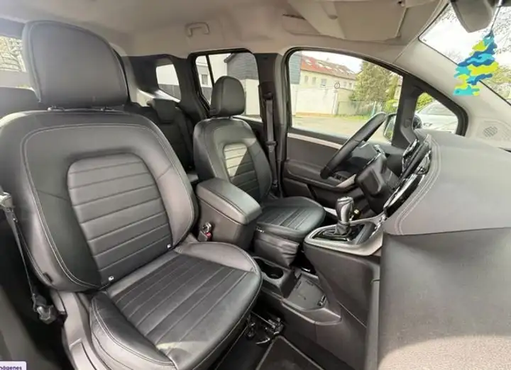 Mercedes-Benz Clase C 2023, foto 21
