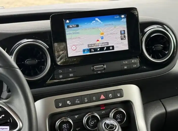 Mercedes-Benz Clase C 2023, foto 23