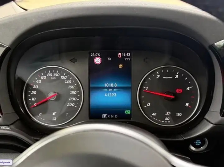 Mercedes-Benz Clase C 2023, foto 26