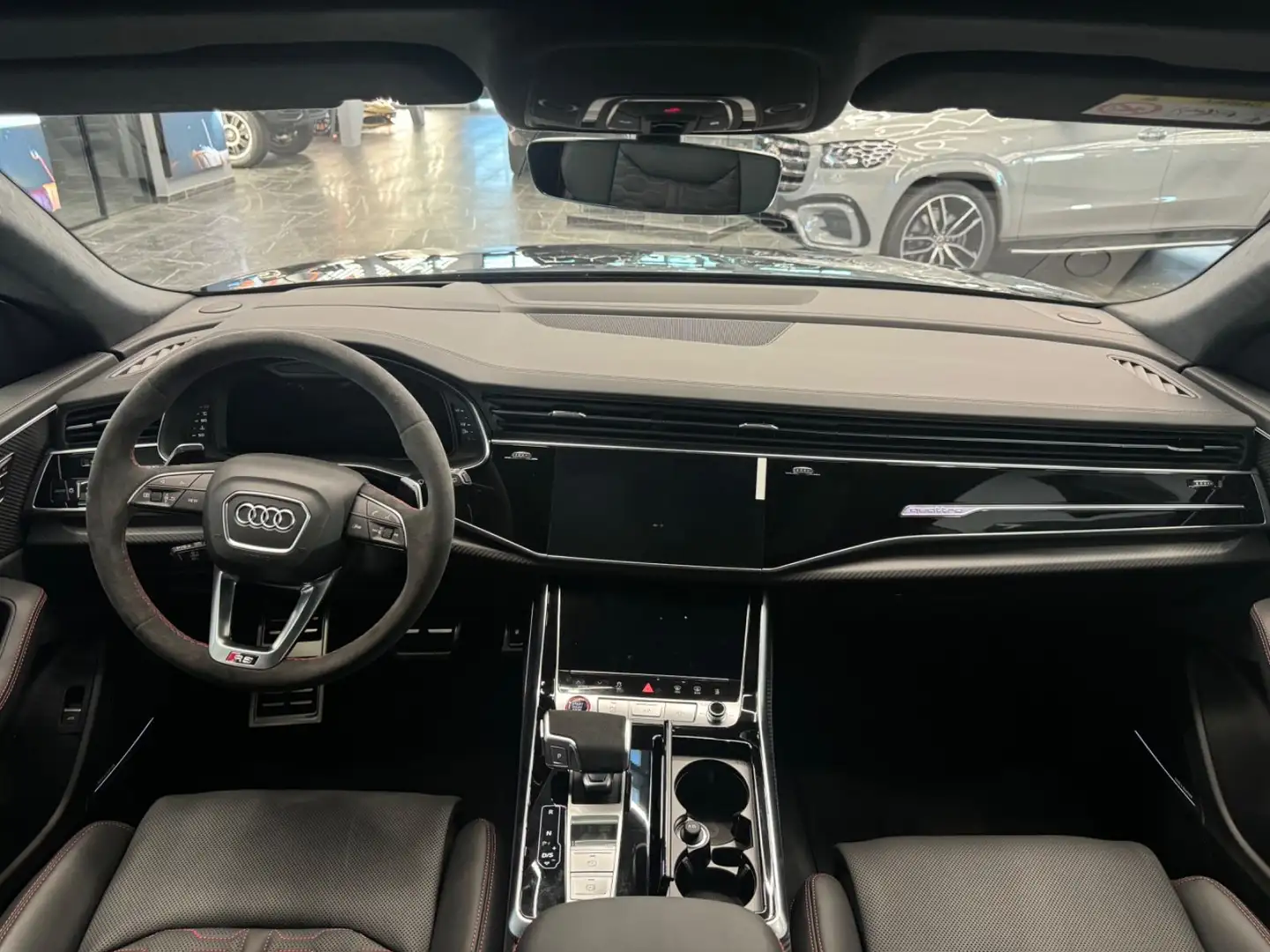 Audi RS Q8 TFSI Quattro tiptronic Schwarz - 2
