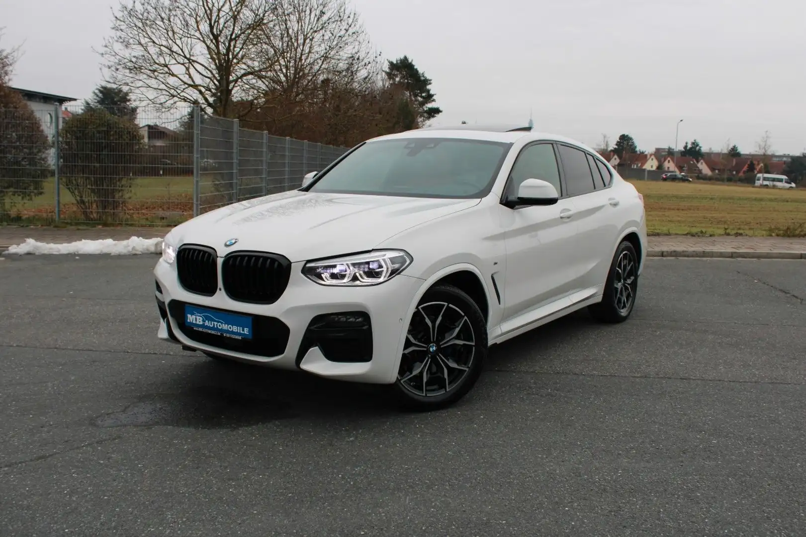 BMW X4 M i Schale H&K Pano HeadUp ACC 1. Hand Wit - 1