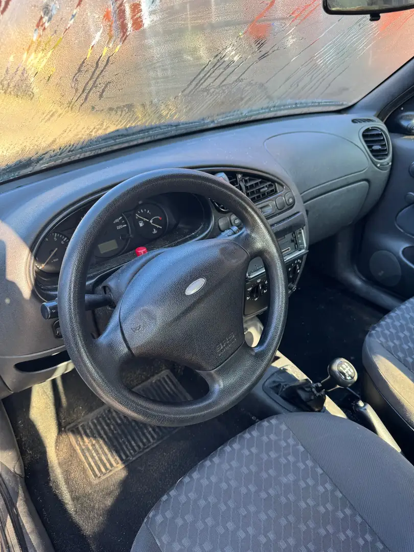 Ford Fiesta Fiesta 1.3-8V Classic Zwart - 2
