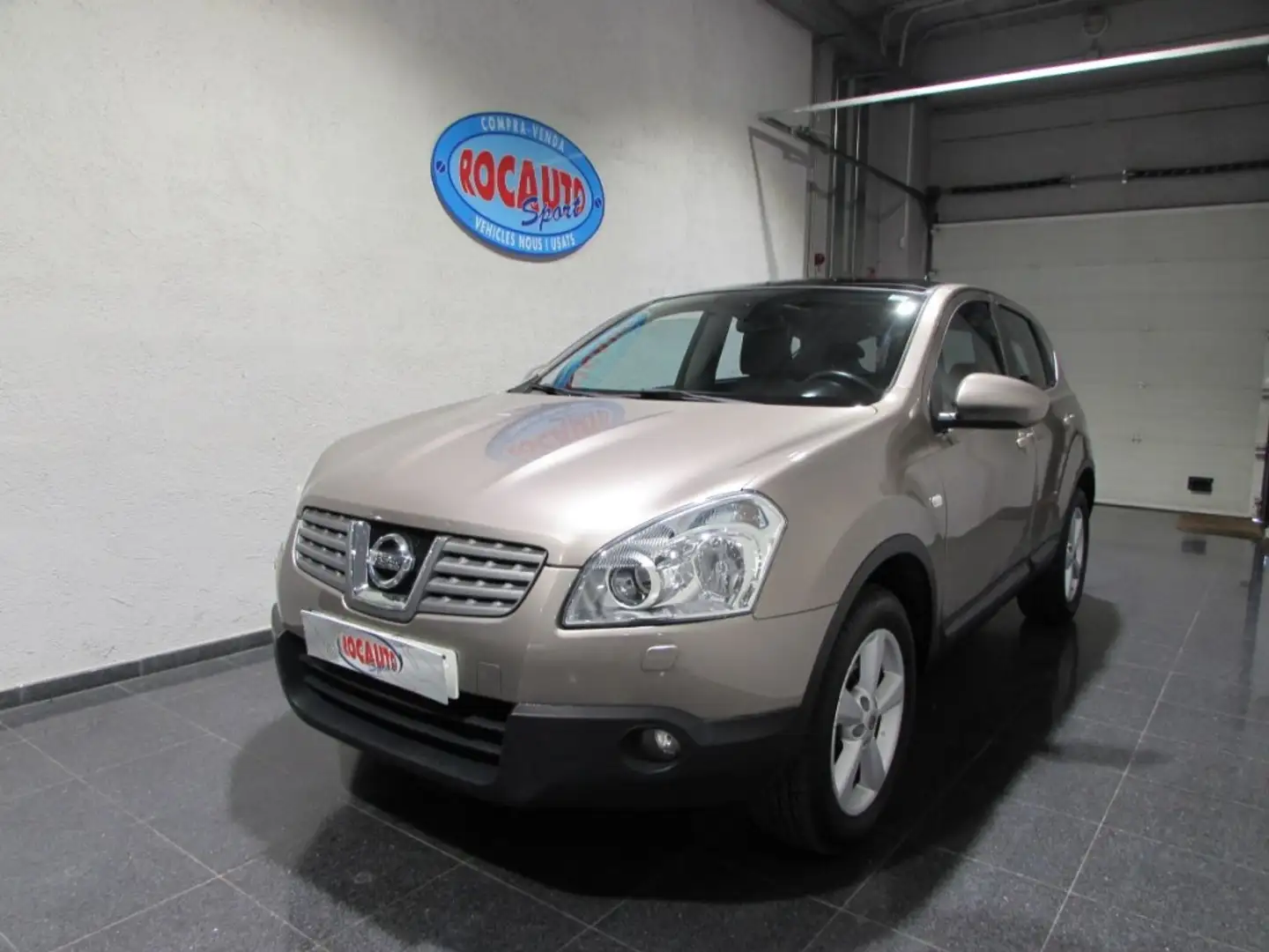 Nissan Qashqai 2.0 Acenta 4x2 Бежевый - 1