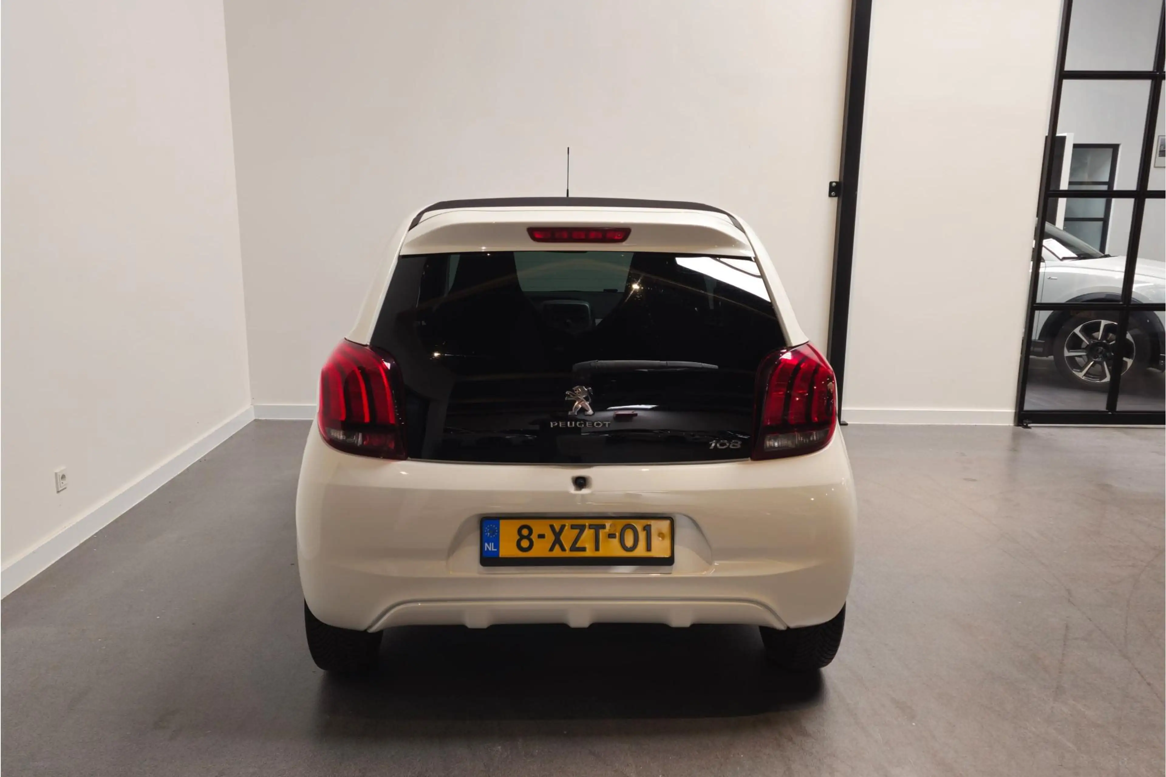 Peugeot 108 1.0 VTi Active Top Cabrio - Bluetooth - Elektrisch — photo 4