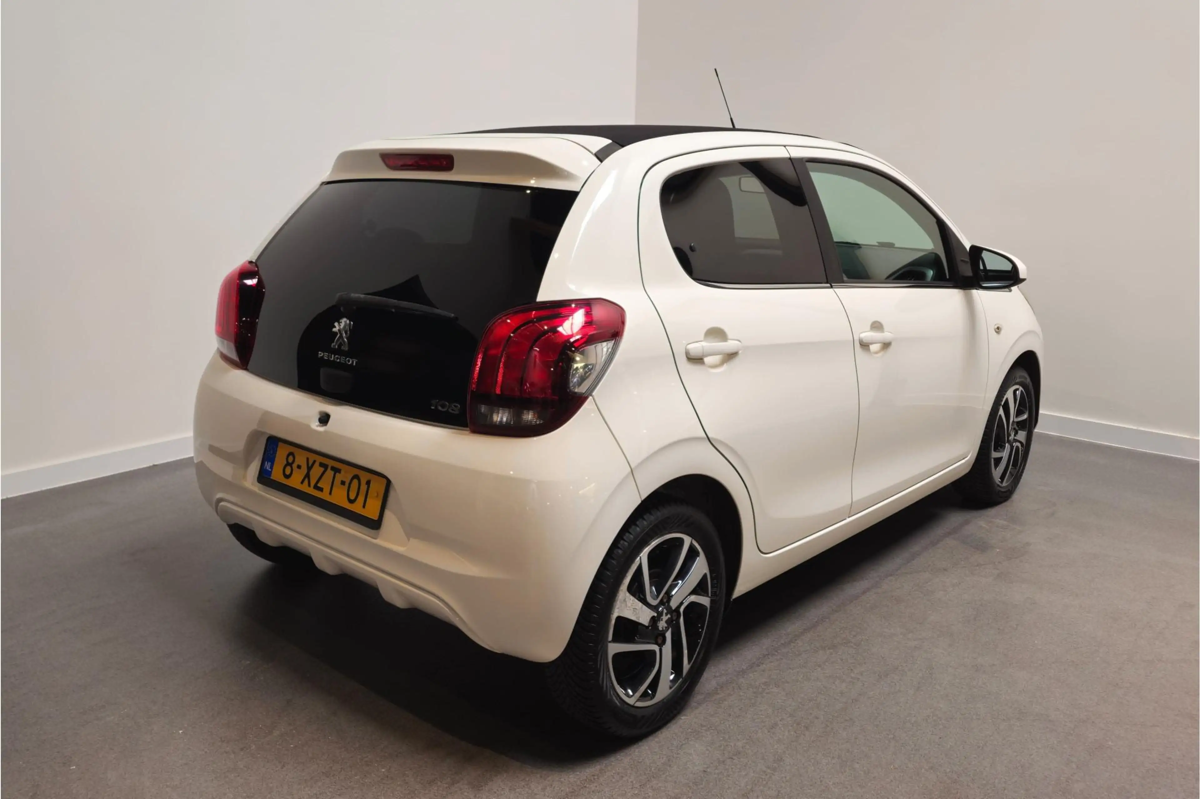 Peugeot 108 1.0 VTi Active Top Cabrio - Bluetooth - Elektrisch — photo 8