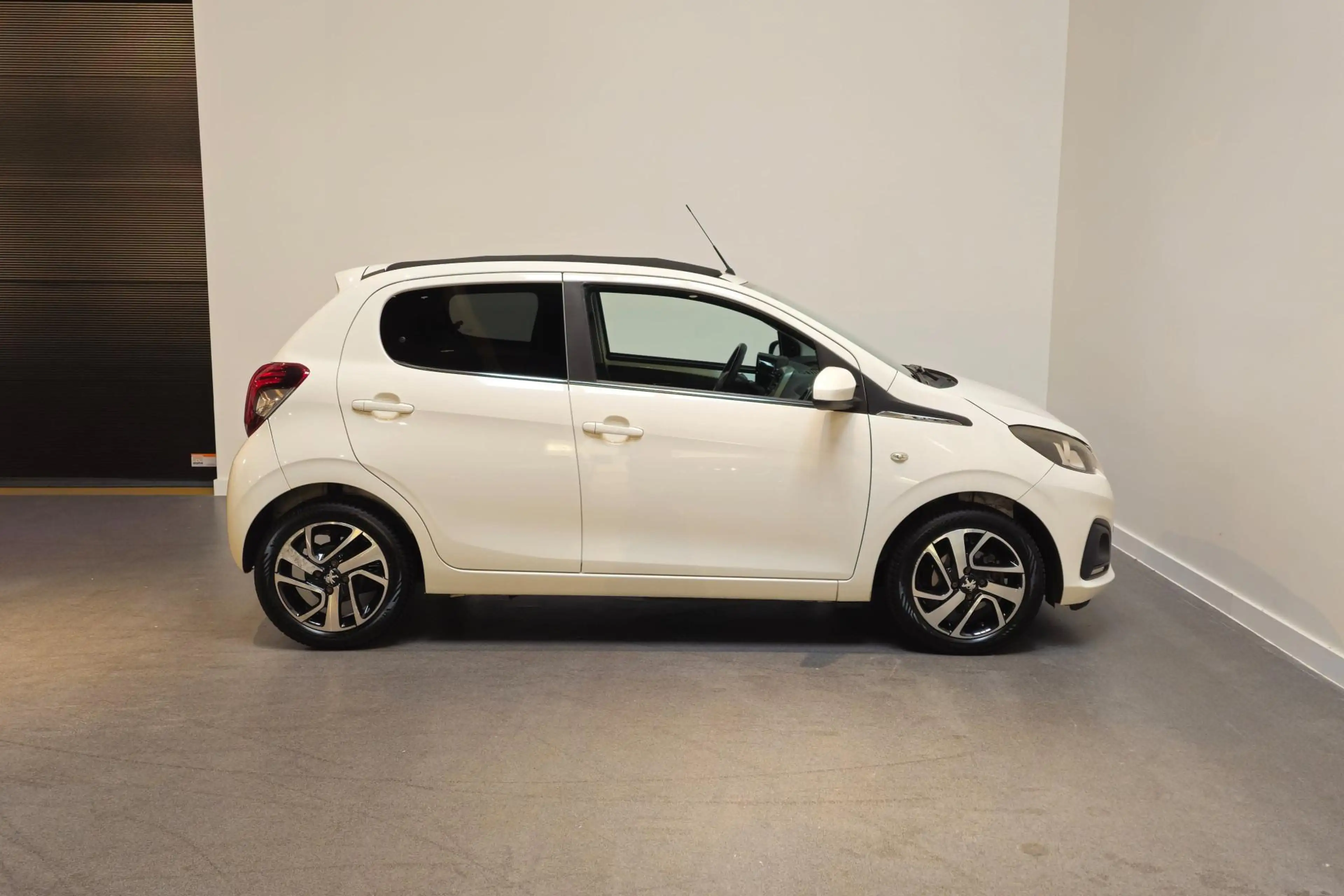 Peugeot 108 1.0 VTi Active Top Cabrio - Bluetooth - Elektrisch — photo 6
