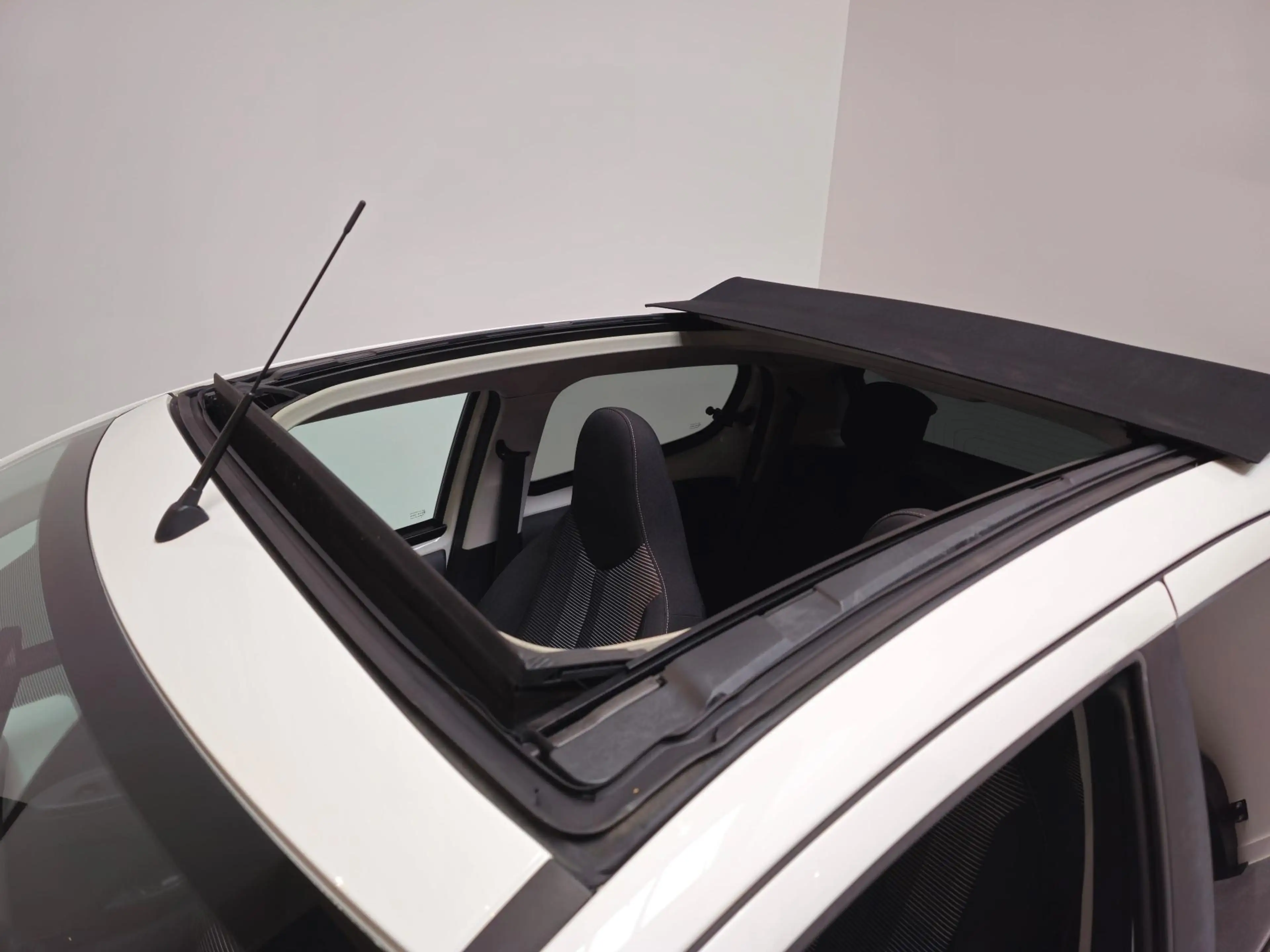 Peugeot 108 1.0 VTi Active Top Cabrio - Bluetooth - Elektrisch — photo 9