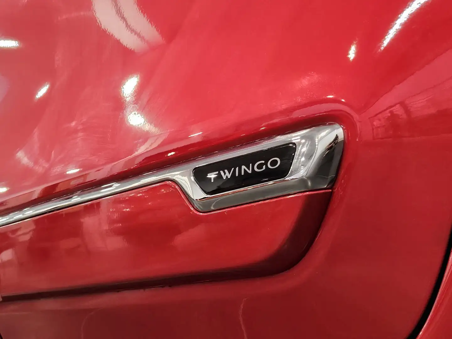 Renault Twingo Techno 60 kW R80 batería 20kWh Rojo - 2