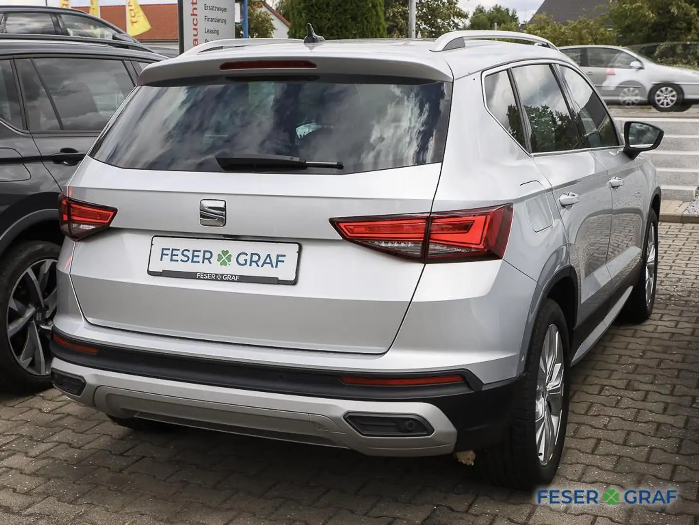 SEAT Ateca Xperience 2.0 TDI DSG Navi AHK Pano Kamera LED SiH Silber - 2