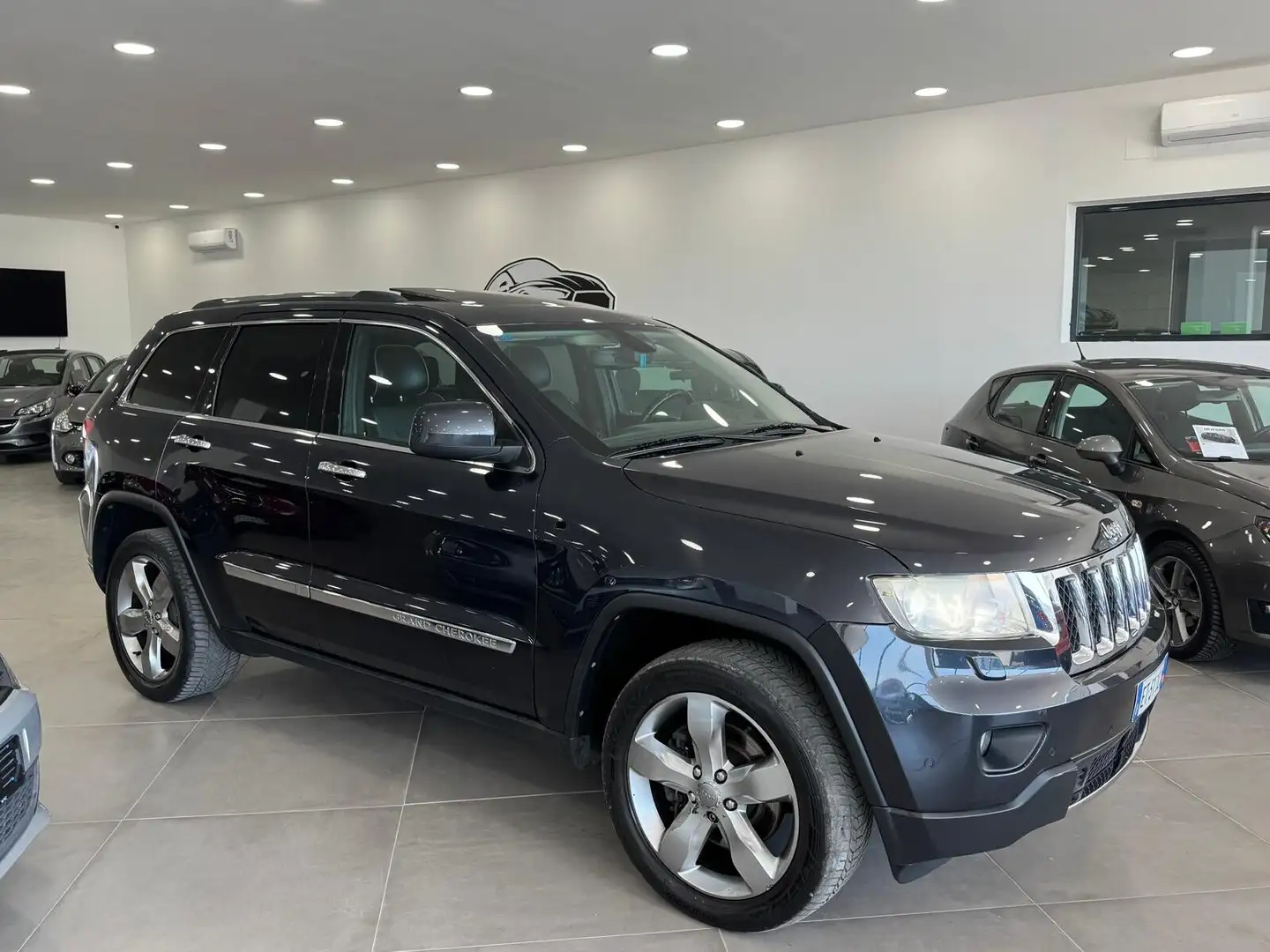 Jeep Grand Cherokee Grand Cherokee 3.0 V6 CRD 250 CV Multijet II Overl Černá - 1