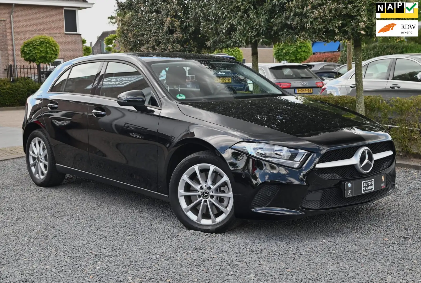 Mercedes-Benz A 250 e Business Line 218 PK 1e Eig Dealer o.h. App Conn Noir - 1