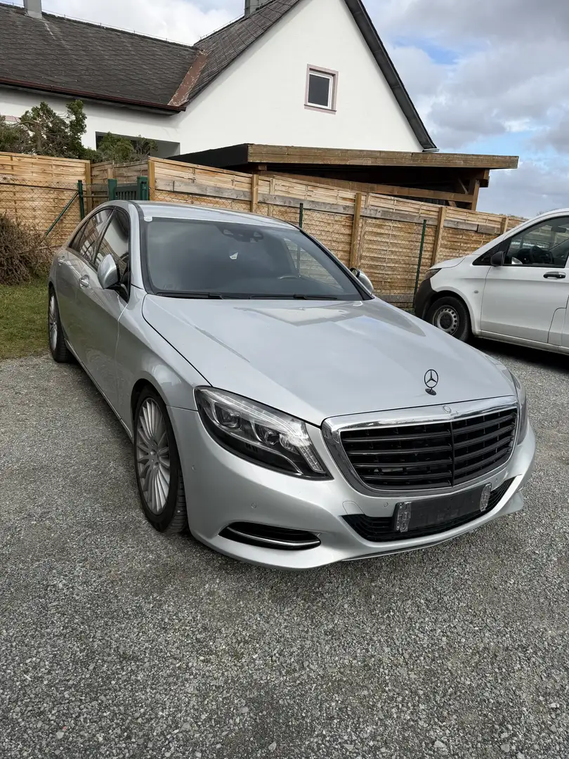 Mercedes-Benz S 500 4-Matic 4.7 V8 Biturbo Aut. Silber - 2