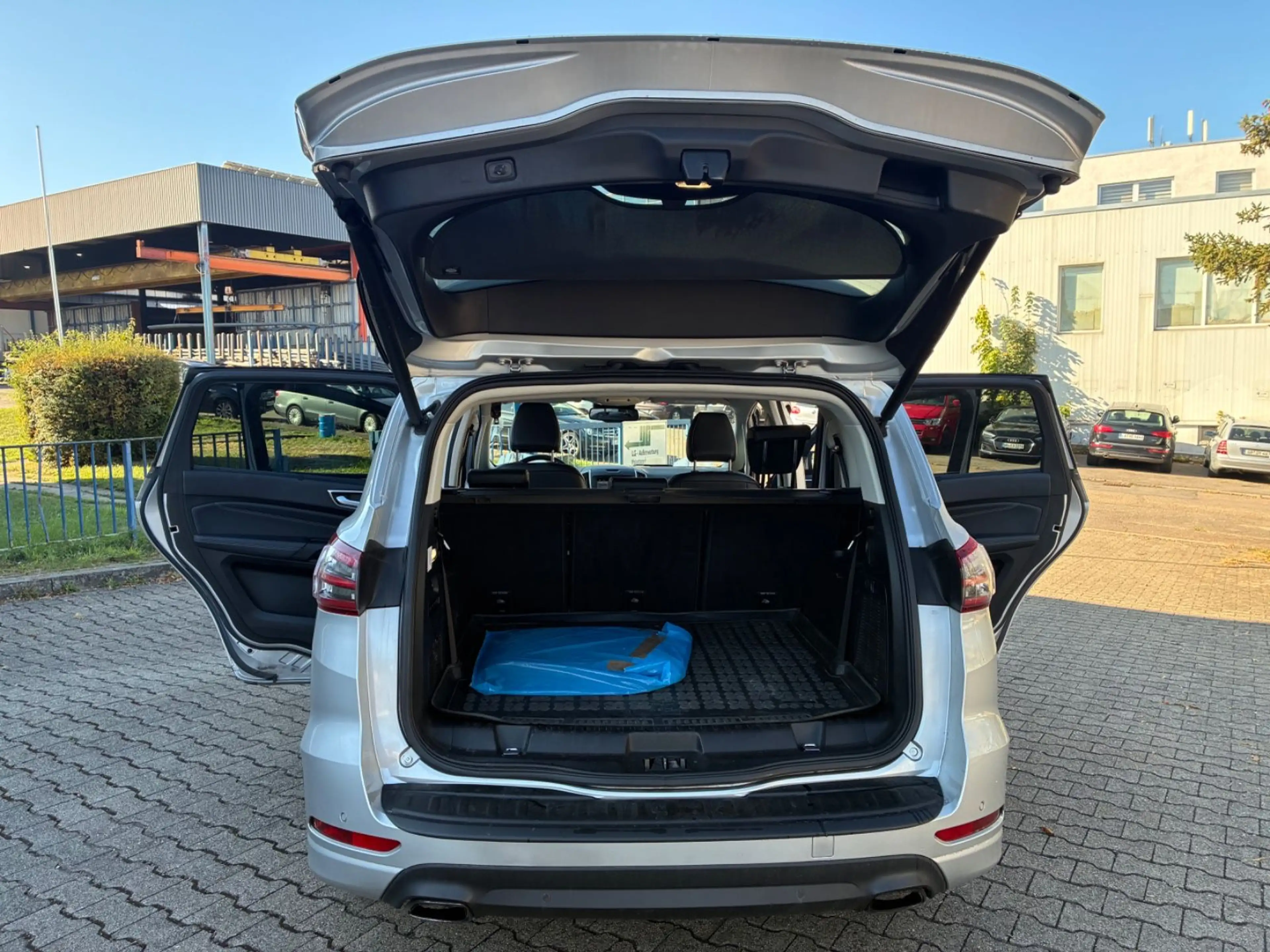 Ford S-Max S-MAX Titanium AWD — photo 11