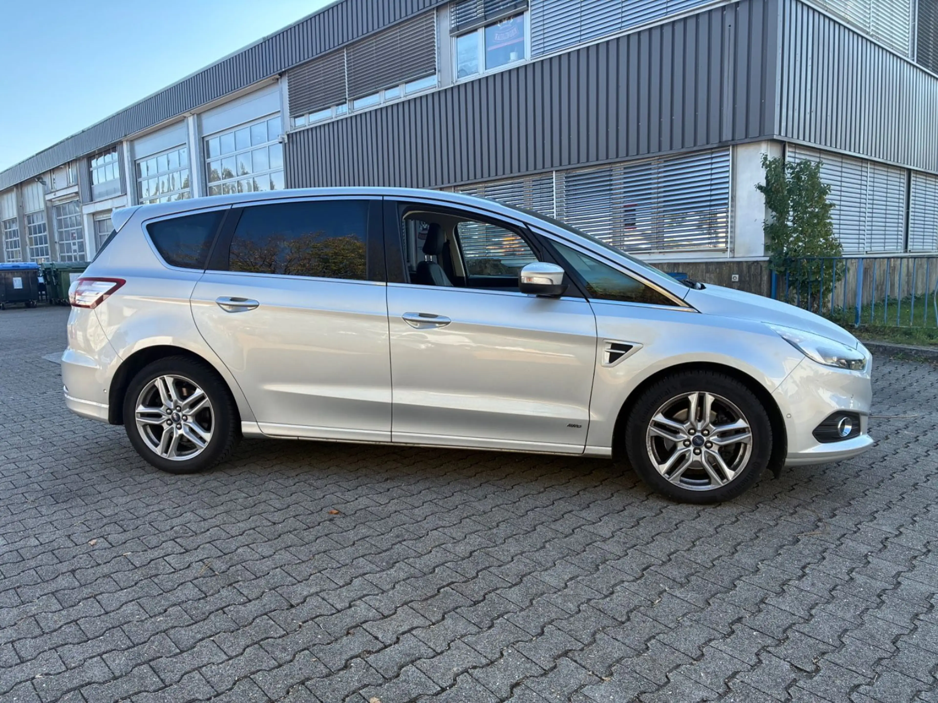 Ford S-Max S-MAX Titanium AWD — photo 8