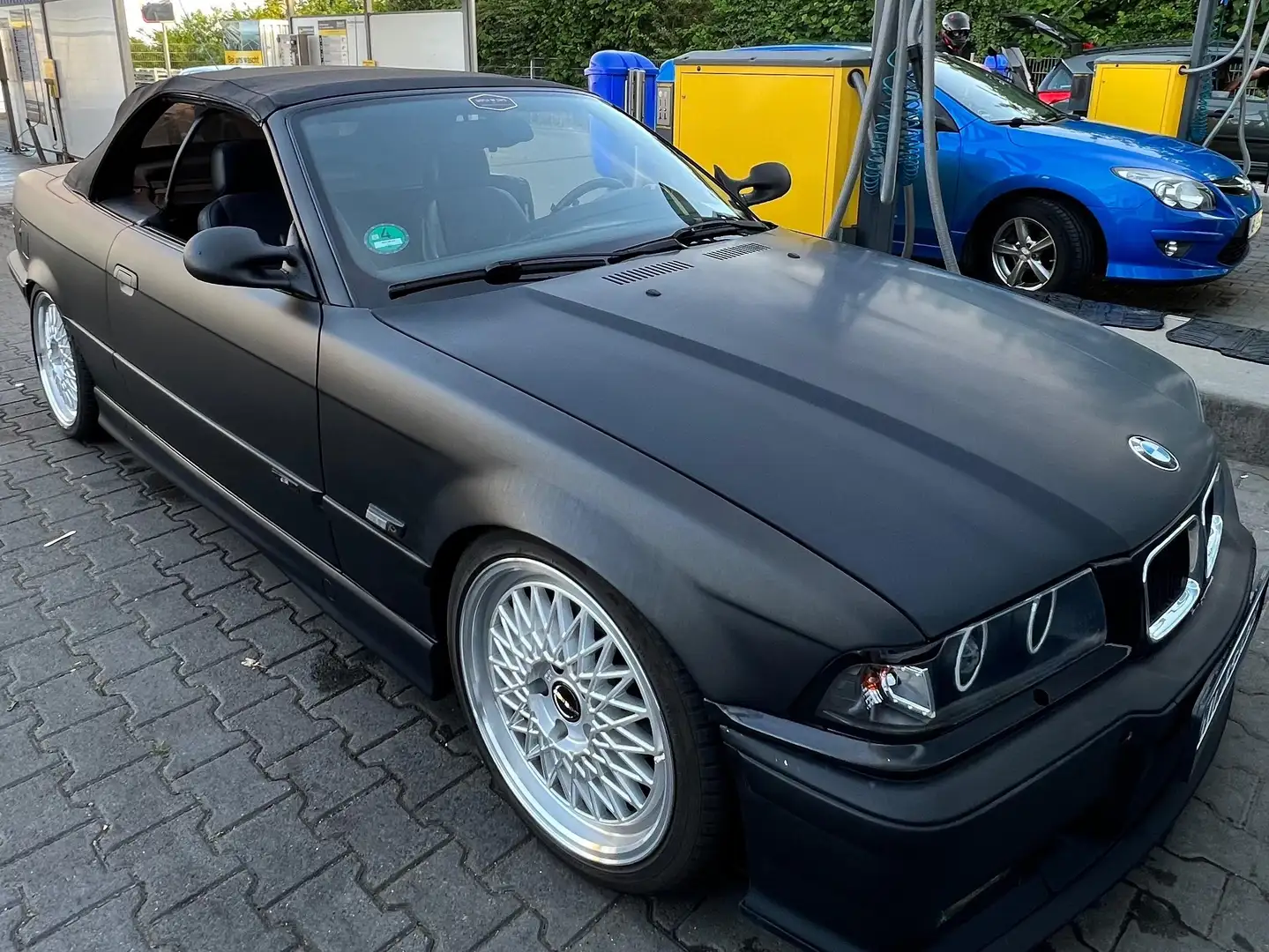 BMW 320 320i Чёрный - 1