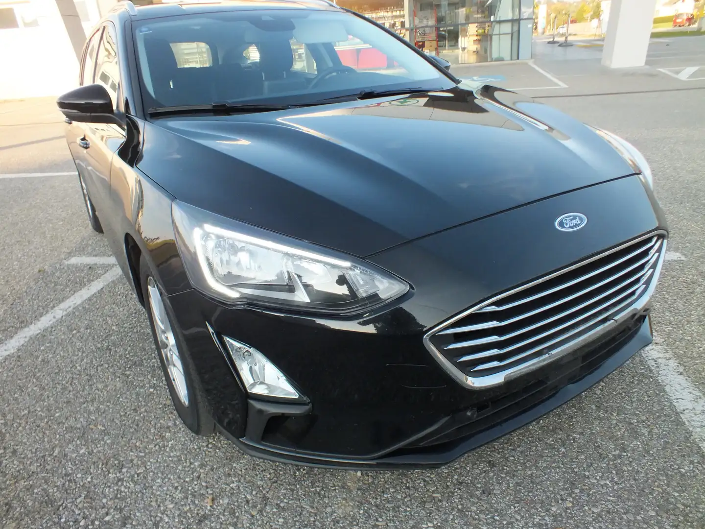 Ford Focus Focus 1,5 EcoBlue Cool Schwarz - 1