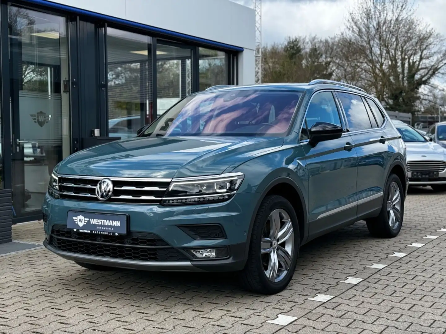 Volkswagen Tiguan Allspace IQ.DRIVE/PANO/SHZ/LED/7SITZE/ACC Albastru - 1