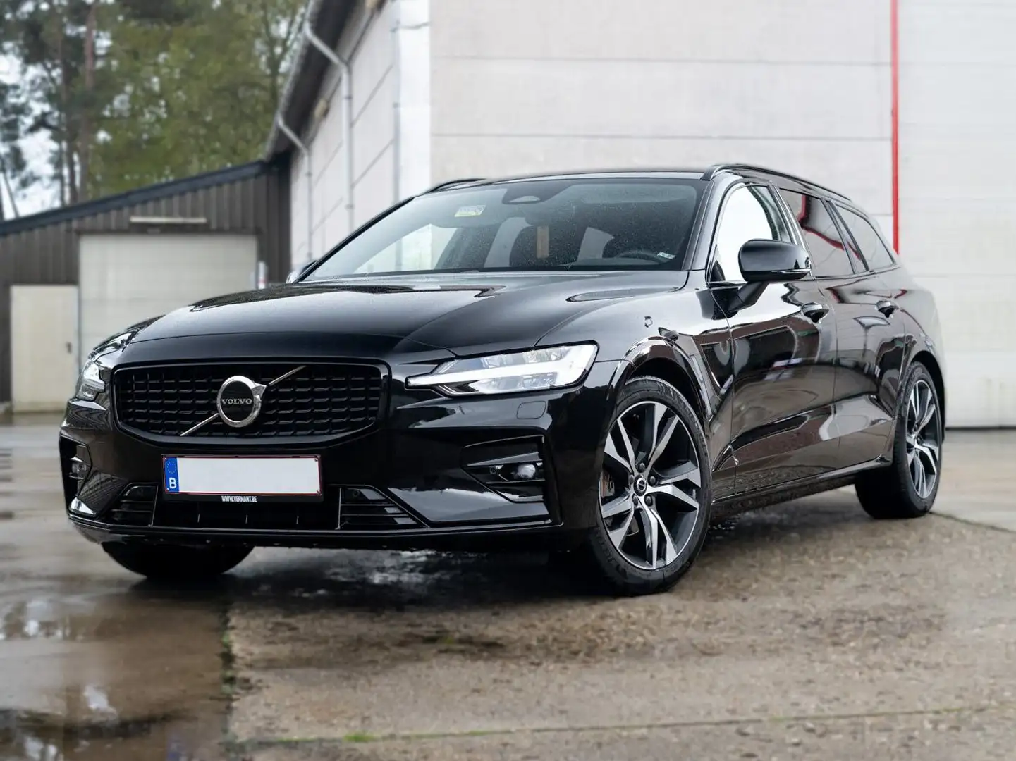 Volvo V60 V60 B4 B DKG Plus Dark Noir - 1