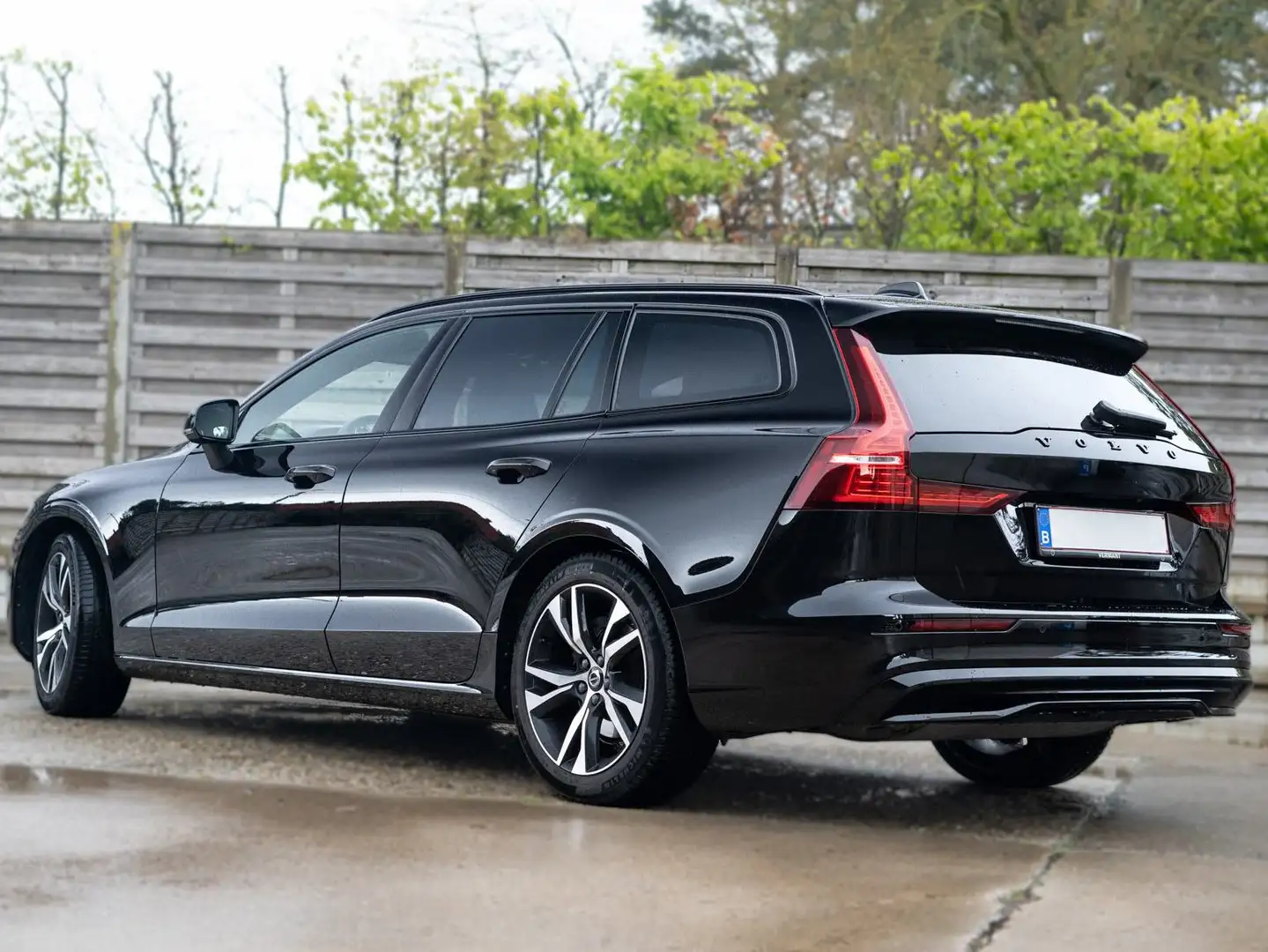 Volvo V60 V60 B4 B DKG Plus Dark Noir - 2