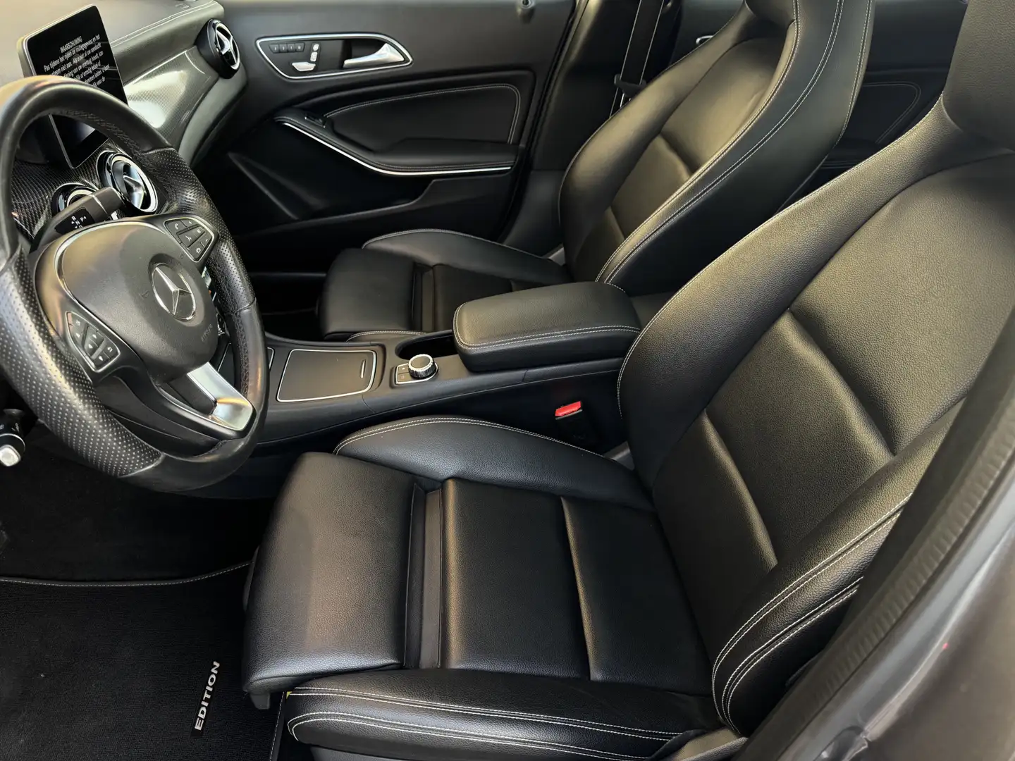 Mercedes-Benz GLA 180 AMG Aut Panoramadak Nightpakket SportLeder Navi Ke Grijs - 2