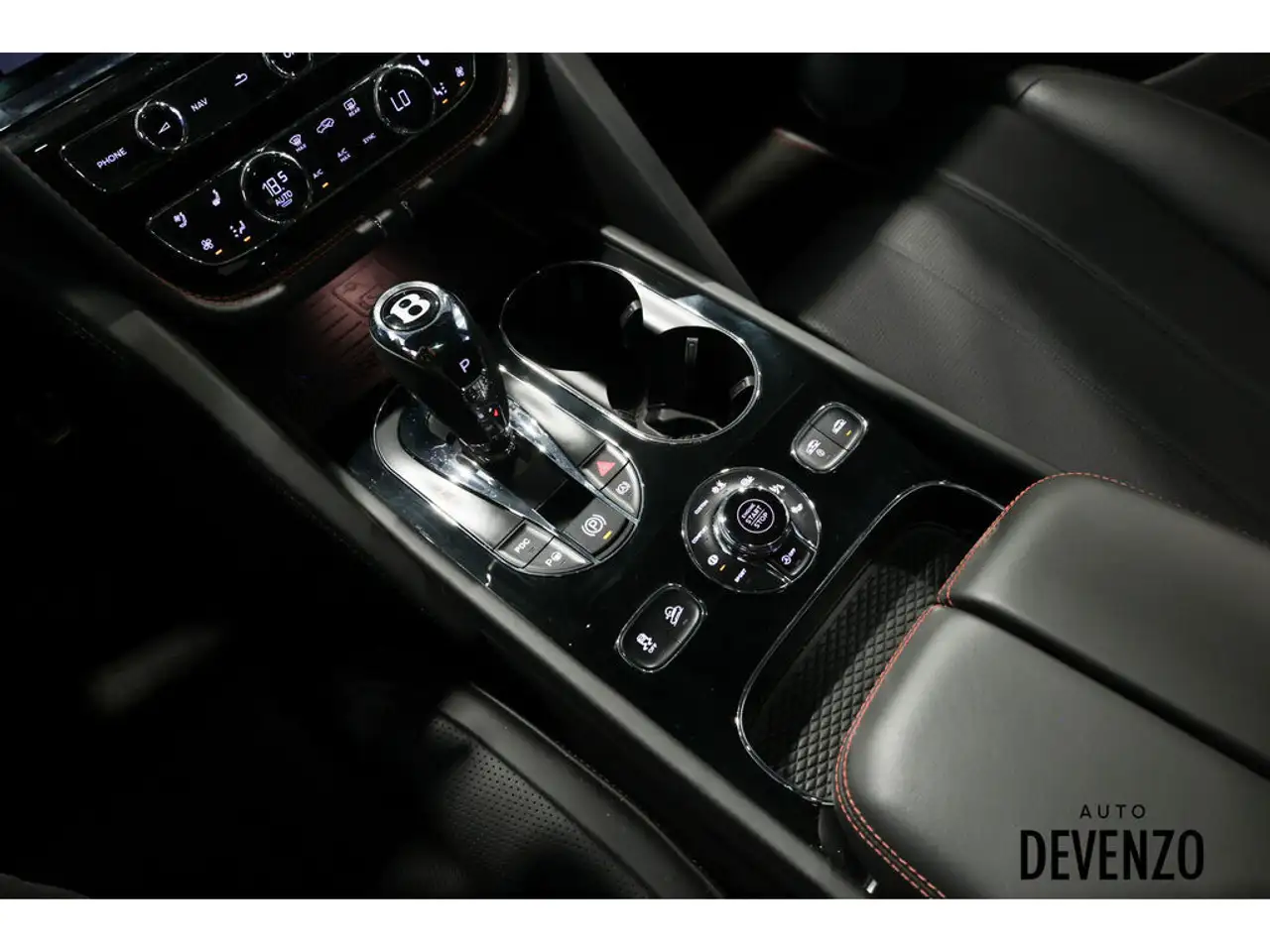 Bentley Bentayga снимка Bentley Bentayga