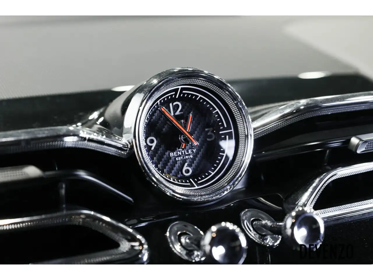 Bentley Bentayga снимка Bentley Bentayga