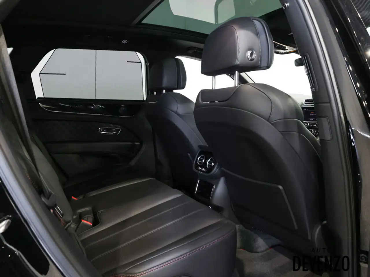 Bentley Bentayga снимка Bentley Bentayga