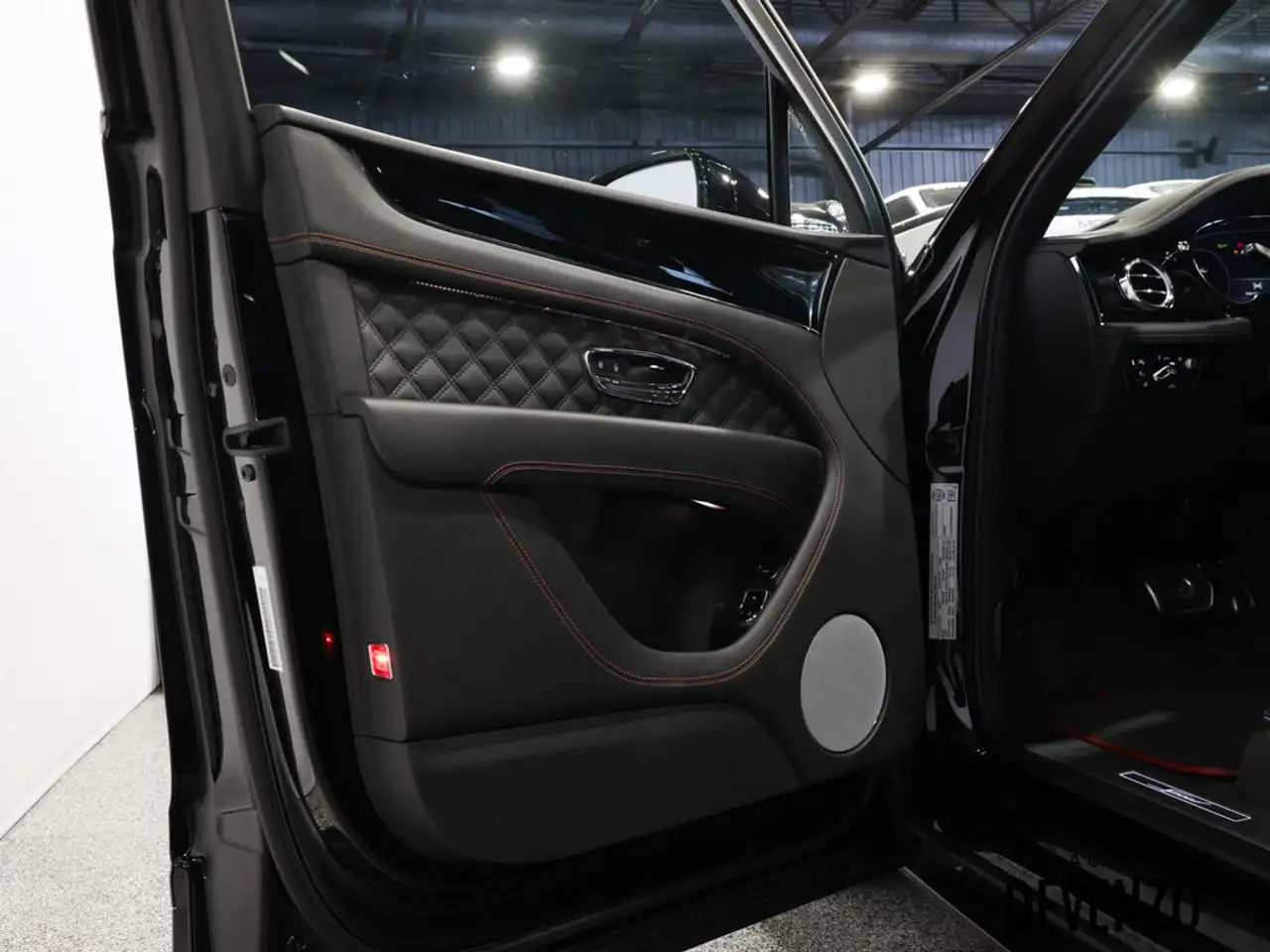 Bentley Bentayga снимка Bentley Bentayga