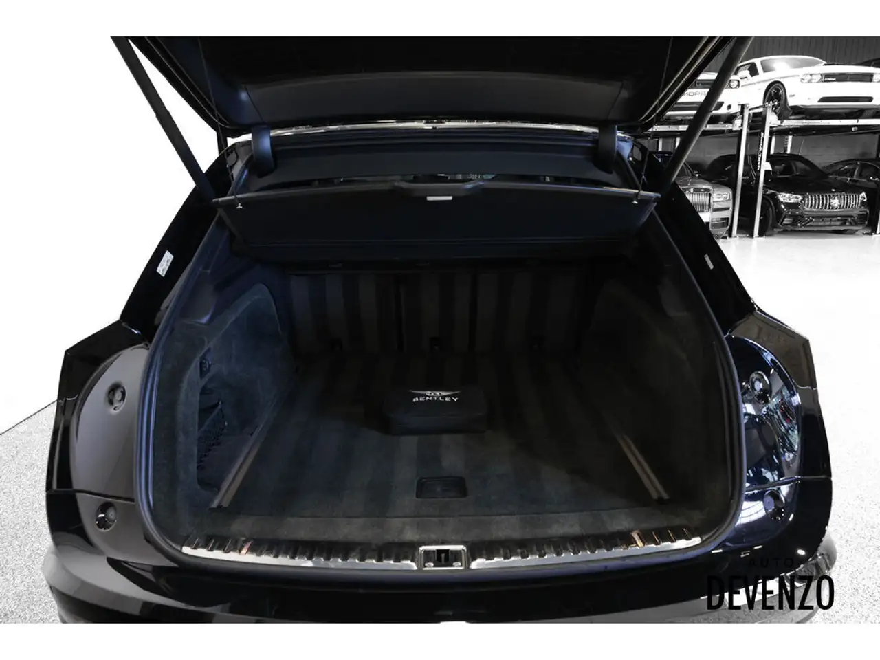 Bentley Bentayga снимка Bentley Bentayga