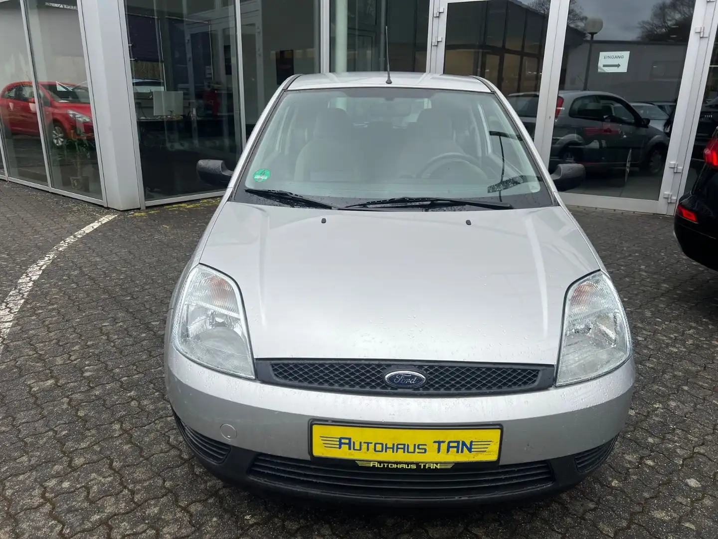 Ford Fiesta 1.HAND * 72.000KM *TÜV NEU* Grau - 2
