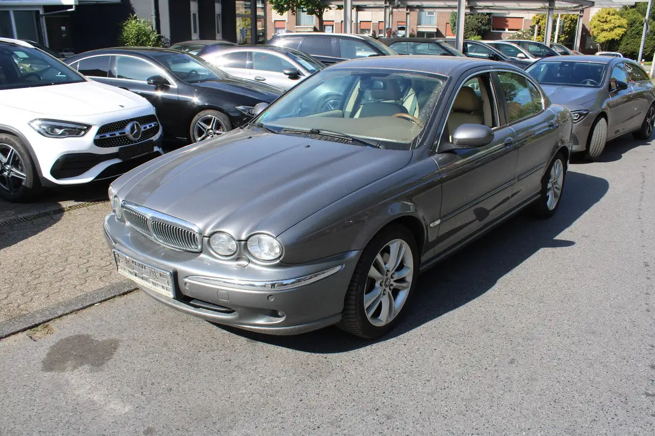 Jaguar X-Type