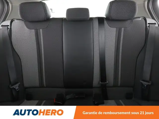 BMW 1 Series view 15
