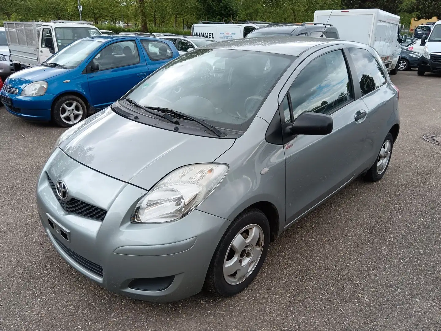 Toyota Yaris Basis Zilver - 1
