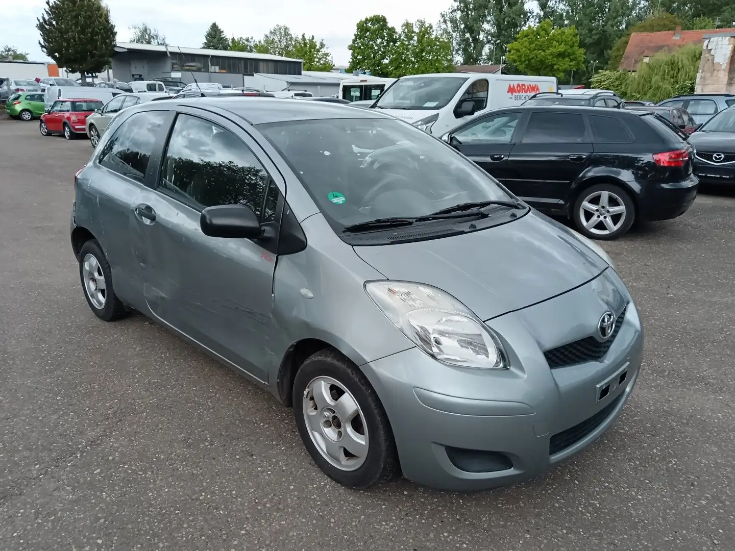 Toyota Yaris Basis Zilver - 2
