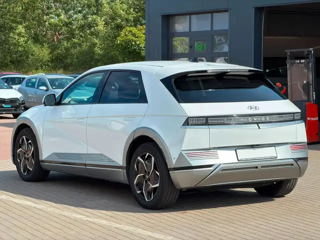 Hyundai Ioniq 5 view 6