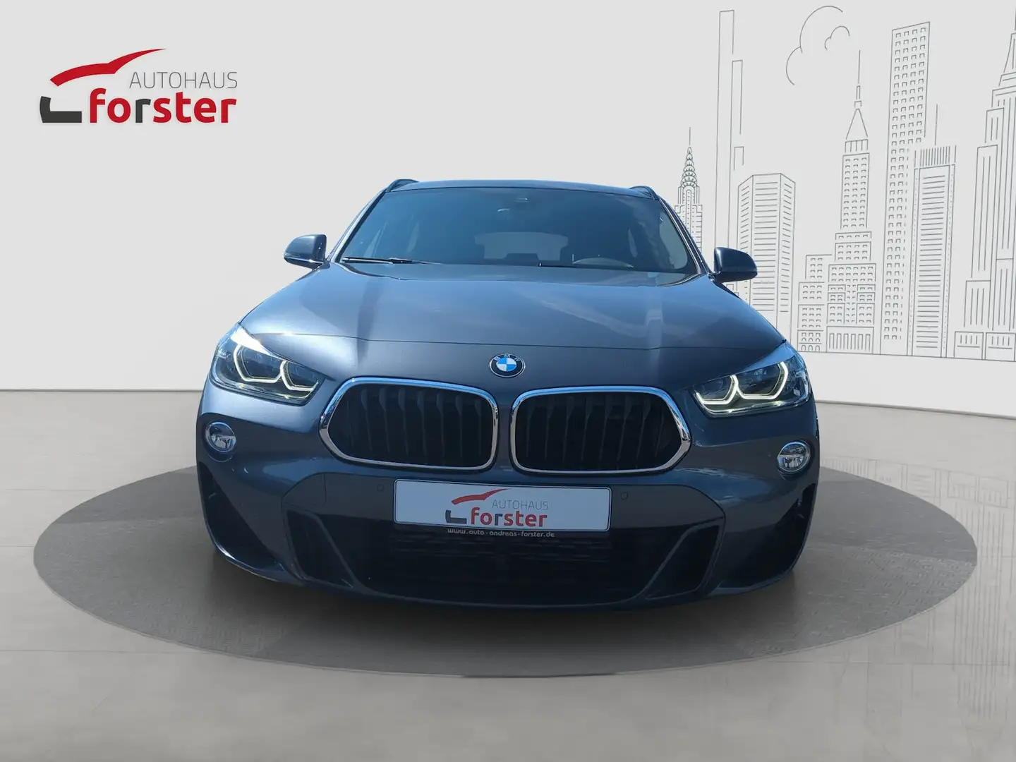 BMW X2 20i sDrive M Sport Navi LED AHK Grijs - 2