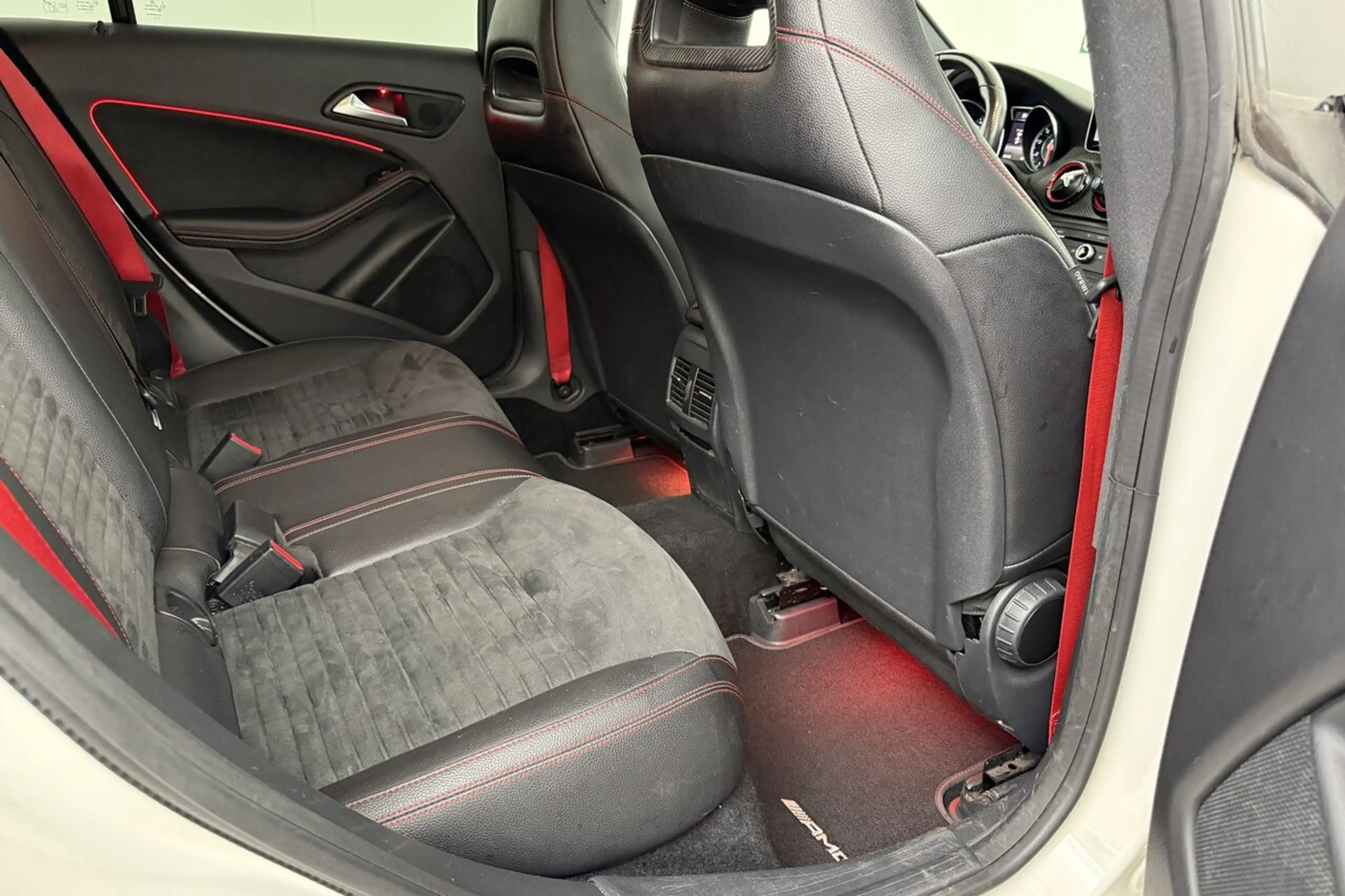 Mercedes-Benz CLA 45 AMG AMG - CARPLAY — photo 15