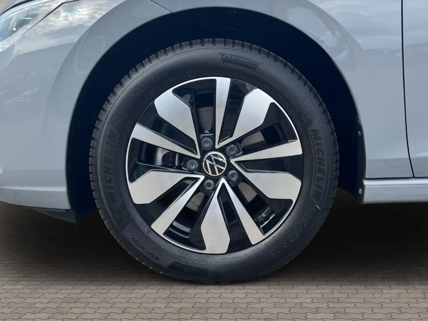 Volkswagen Golf VIII 1.5 TSI Move Navi Digitales Cockpit Grau - 2
