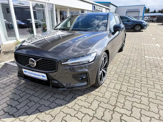 Volvo V60 B4 Benzin Plus Dark ACC / BLIS / 360°