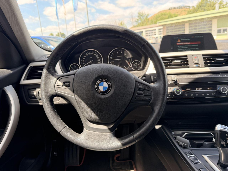 BMW 320 Verkauf nur an Gewerbe i Tour. Leder Navi PDC — photo 9