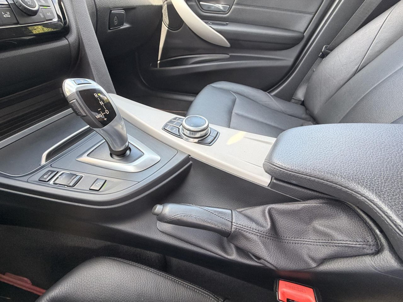 BMW 320 Verkauf nur an Gewerbe i Tour. Leder Navi PDC — photo 12