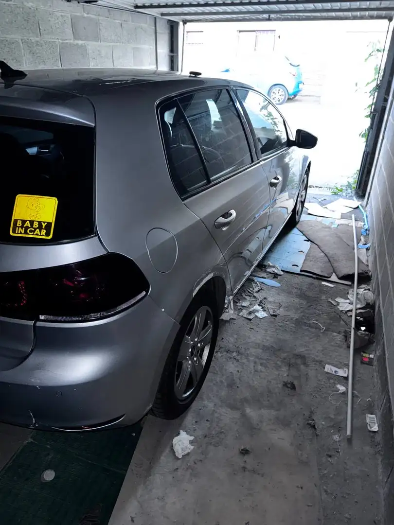 Volkswagen Golf - 2