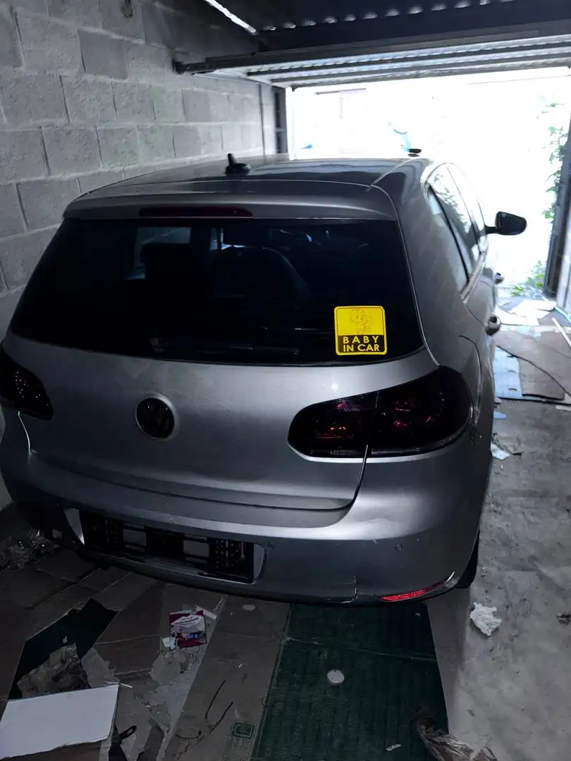 Volkswagen Golf - 1