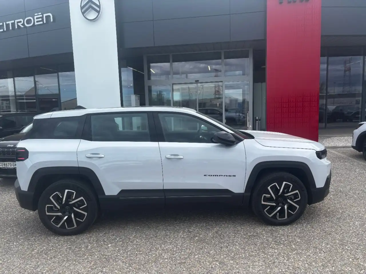Jeep Compass NEUER COMPASS ELEKTRO 74kWH Altitude, миниатюра 2