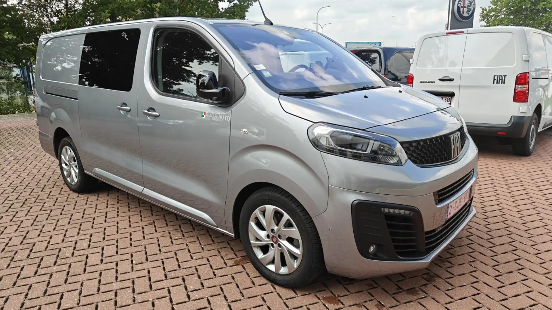 Fiat Scudo 5 plaatsen lichte vrachtwagen Gris - 2
